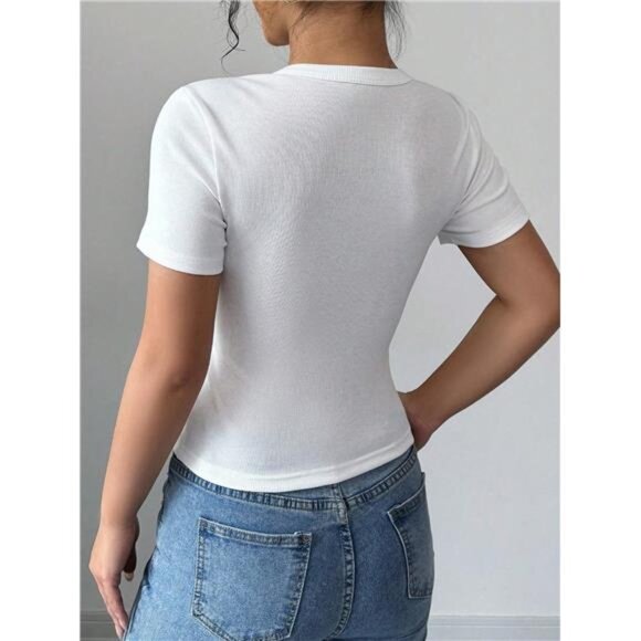 #8 A Classy Chic Boutique White Button-Up Top NWT - Picture 2 of 7